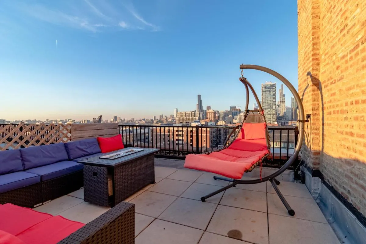 Image 2 of McCormick place luxury Penthouse Duplex with personal rooftop with optional parking for 8 guests