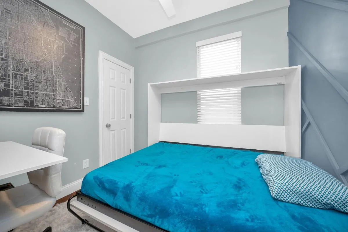 Image 6 of Modern 2 Bedroom in Avondale