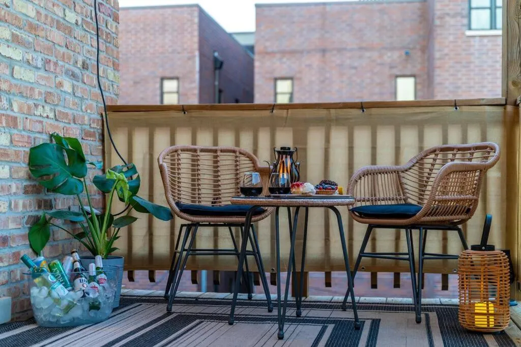 Image 3 of NEW! 1 Garage Spot Included! Near brown line! North Center/St. Ben’s Location!