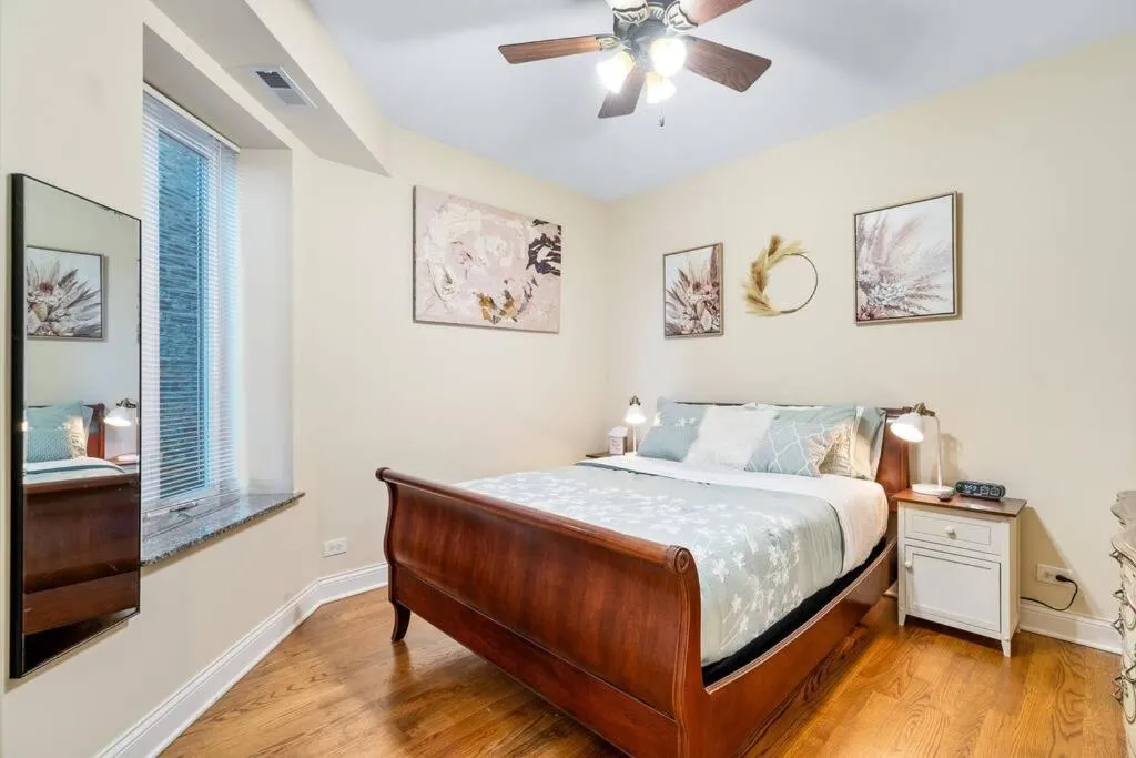 Image 5 of NEW! 1 Garage Spot Included! Near brown line! North Center/St. Ben’s Location!