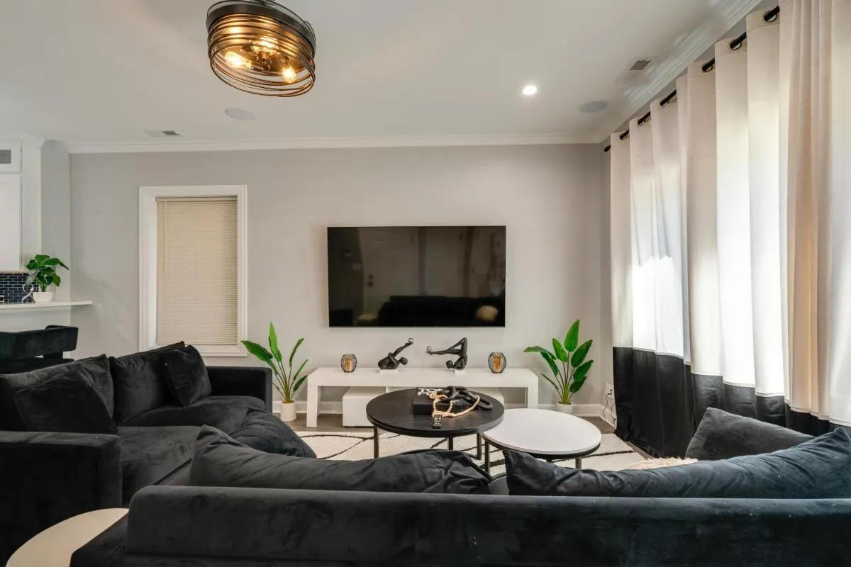 Image 4 of Newly Built Condo 5 Mi to Downtown Chicago!