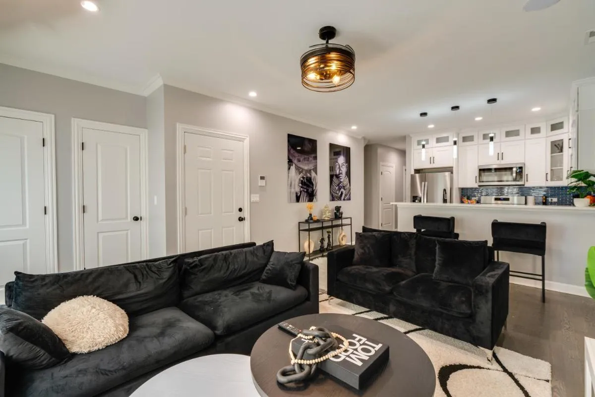 Image 5 of Newly Built Condo 5 Mi to Downtown Chicago!