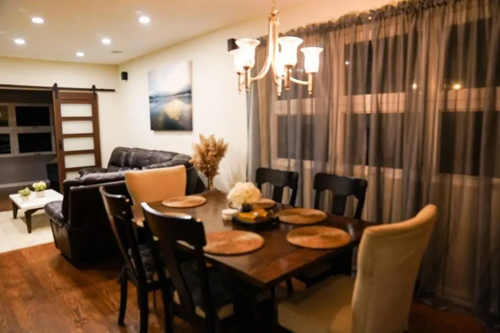 Image of Nice and cozy. Sleeps 5.