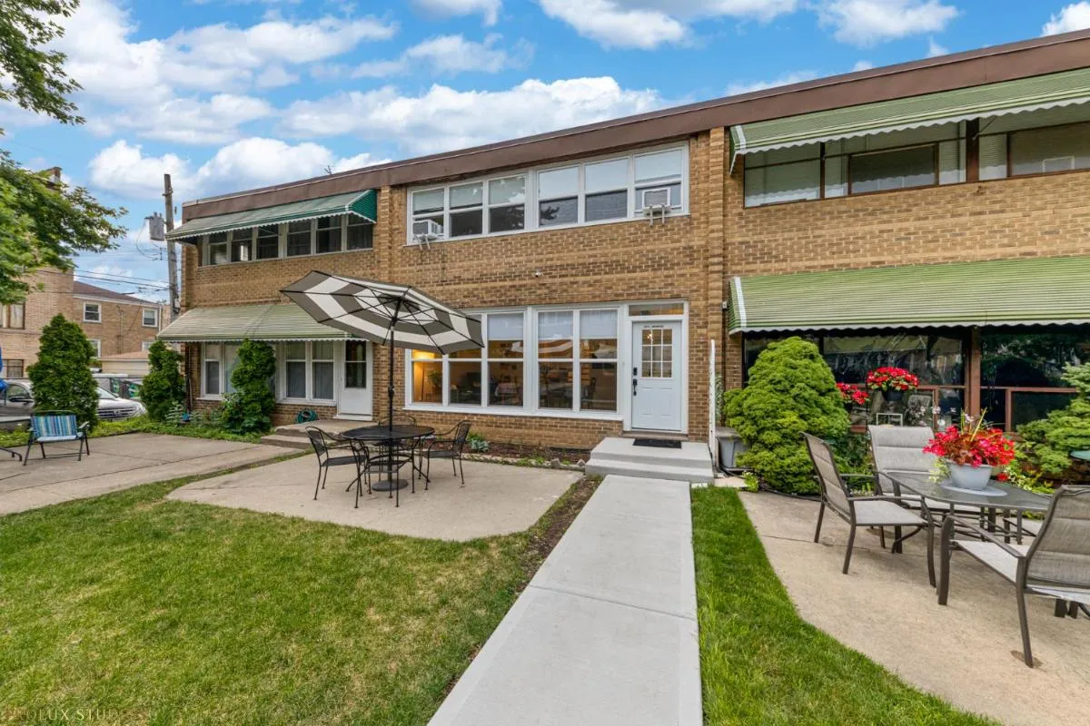 Image 5 of Northside FAMLYNEST Lincoln Sq 4BR 2BA 2P Rare find