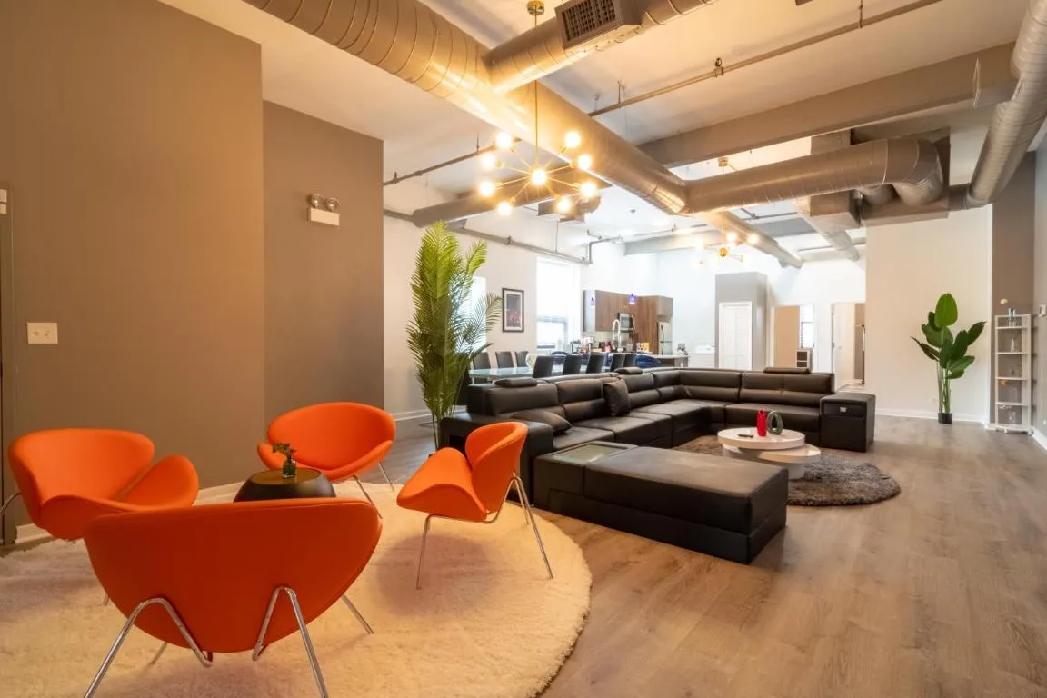Image of Penthouse of Joy with over 4000 games!