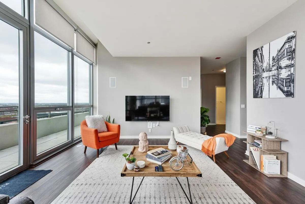 Image 2 of Penthouses near Fulton Market-Cloud9-365