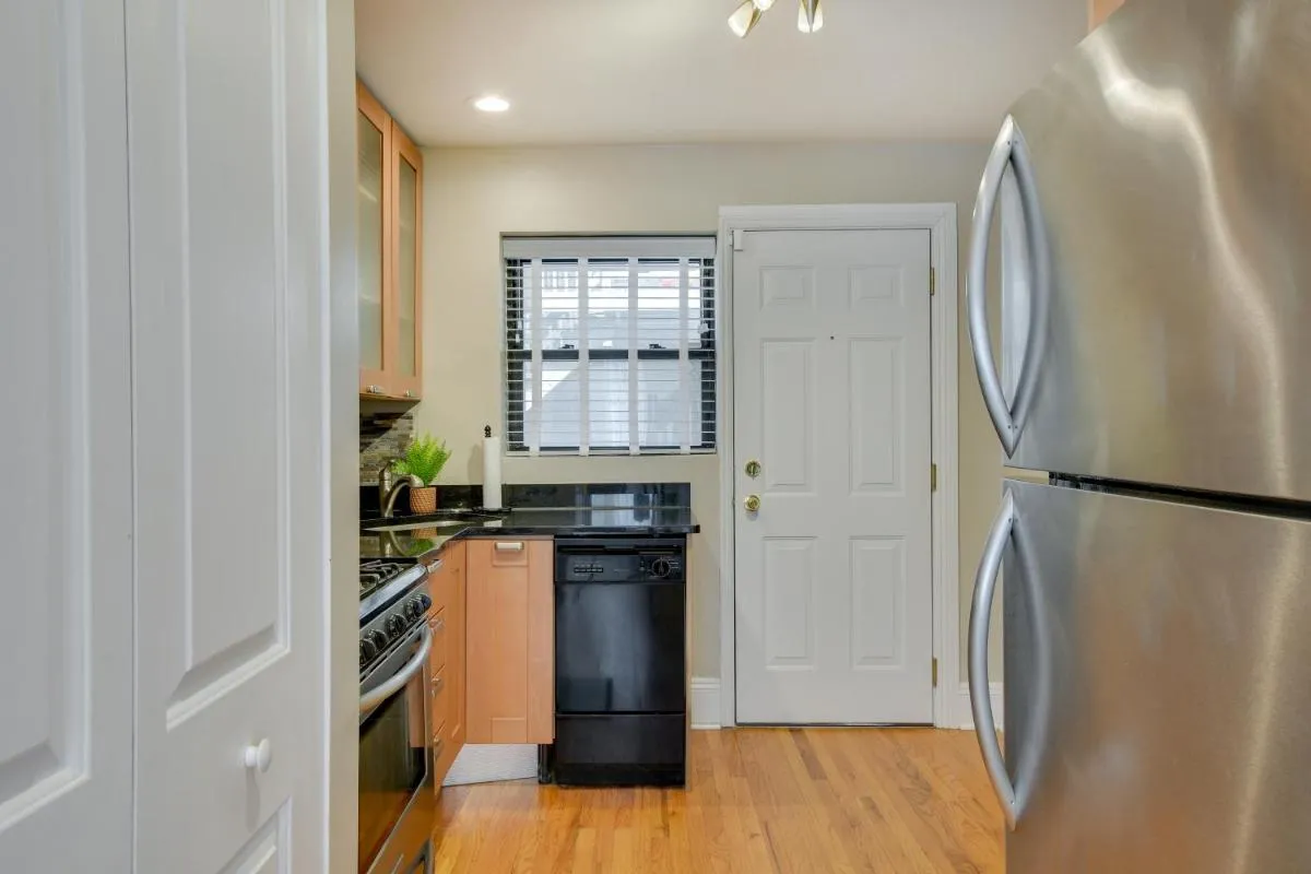 Image 6 of Pet-Friendly Urban Chicago Vacation Rental Condo