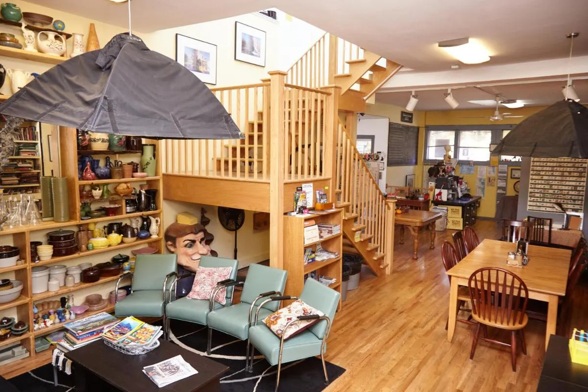 Image 2 of Ray’s Bucktown Bed and Breakfast