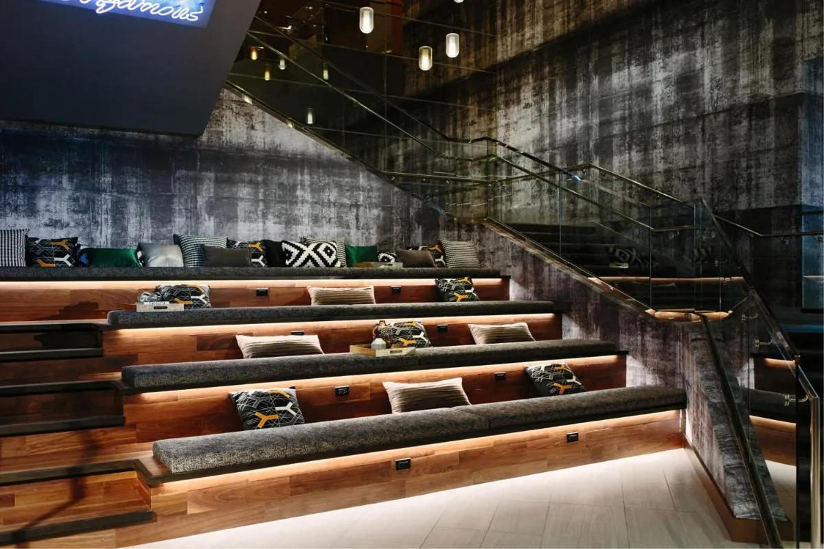 Image 4 of Renaissance Chicago Downtown Hotel