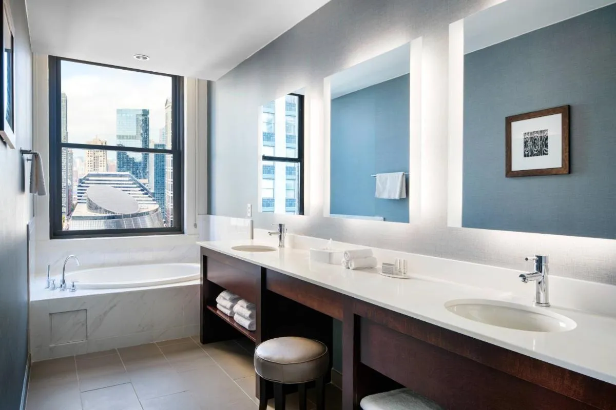 Image 2 of Residence Inn by Marriott Chicago Downtown/Loop