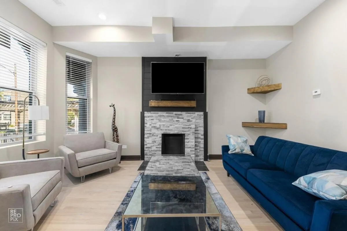 Image 4 of Romantic 3 Bed Home In The Heart Of The Park