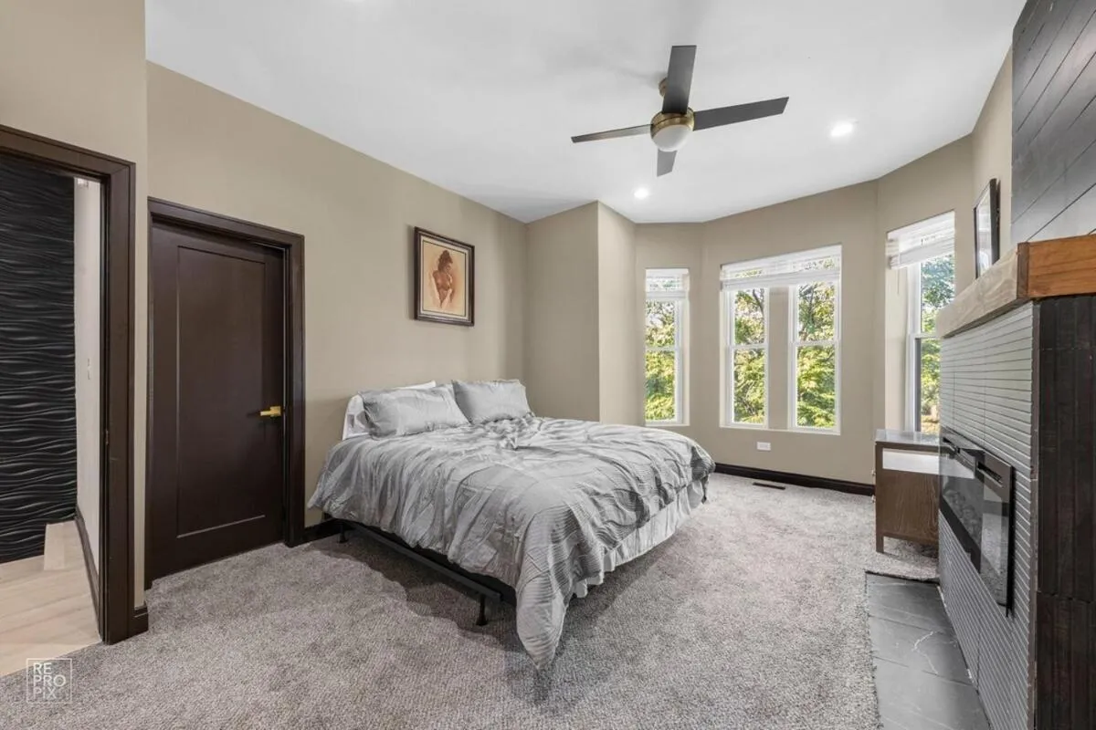 Image 1 of Romantic 3 Bed Home In The Heart Of The Park