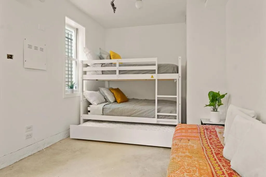 Image 1 of Roscoe Village Family Hideaway