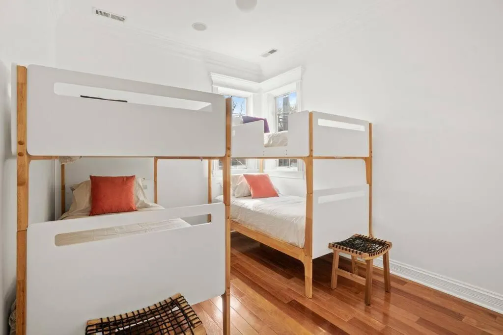 Image 6 of Roscoe Village Family Hideaway