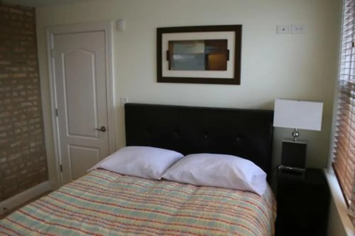 Image 4 of Roscoe Village Guesthouse
