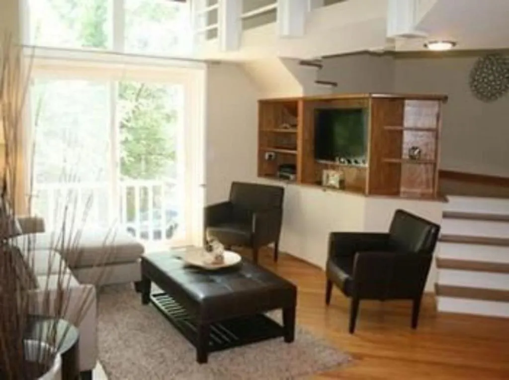 Image 6 of Roscoe Village Guesthouse