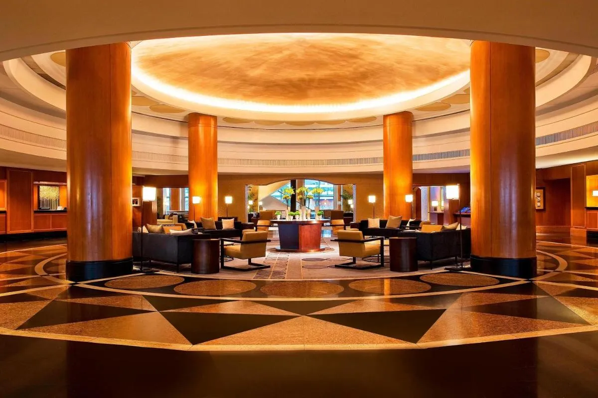 Image 2 of Sheraton Grand Chicago Riverwalk