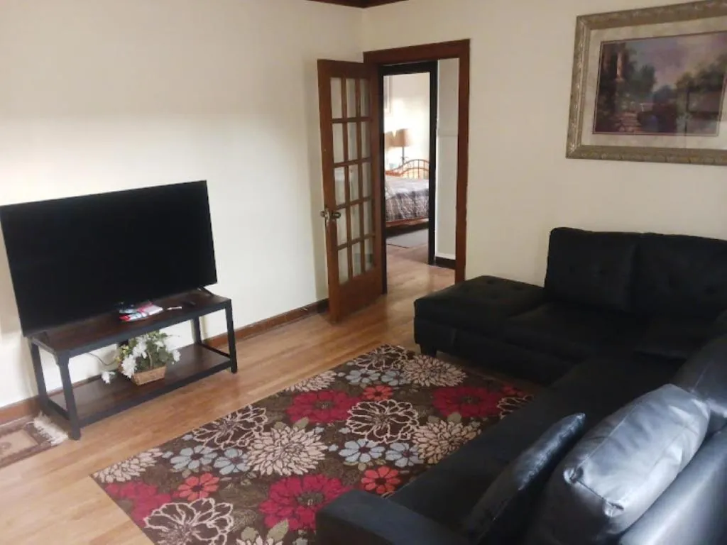 Image of South Chicago Community Immersion in 2 Bedroom Apartment