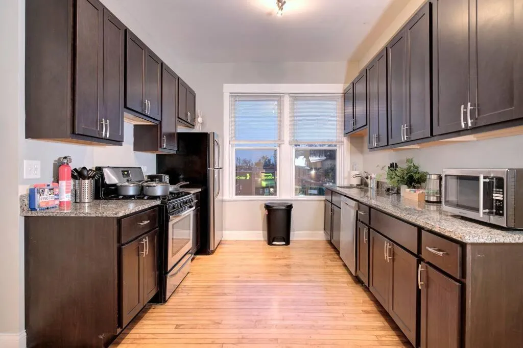Image 5 of Spacious 3Bedroom Family Oasis in Irving Park that sleeps 8 guests
