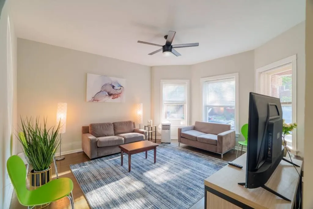 Image 1 of Spacious 4BR Retreat in Vibrant Woodlawn Near UChi