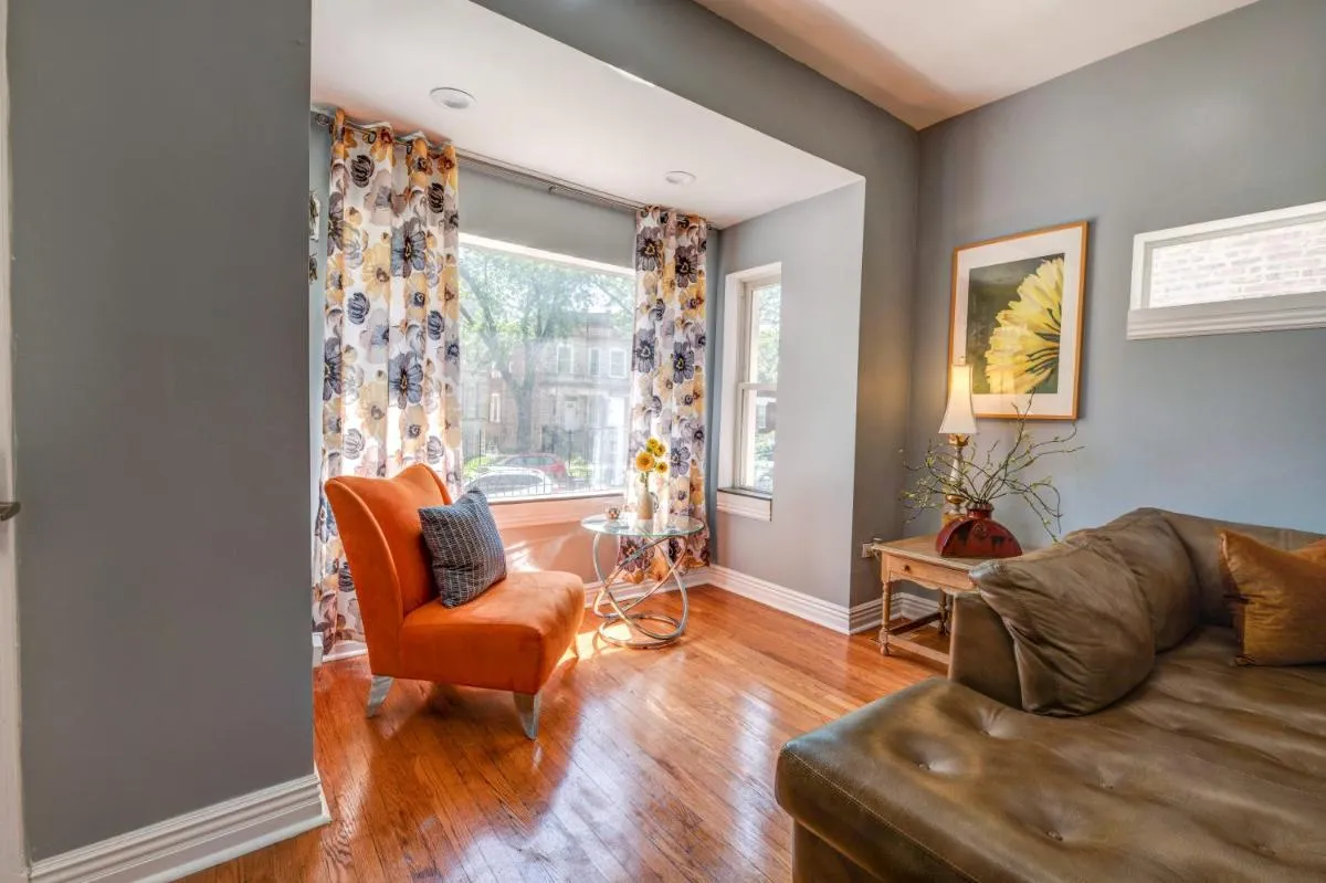 Image 2 of Spacious 5-BR House near Transit w Parking