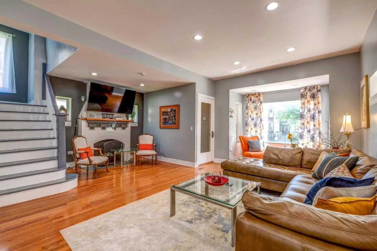 Image 3 of Spacious 5-BR House near Transit w Parking