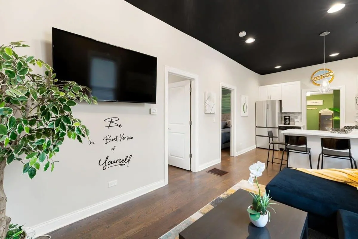 Image 6 of Stylish 2 BDR Coach House Steps From The Lake