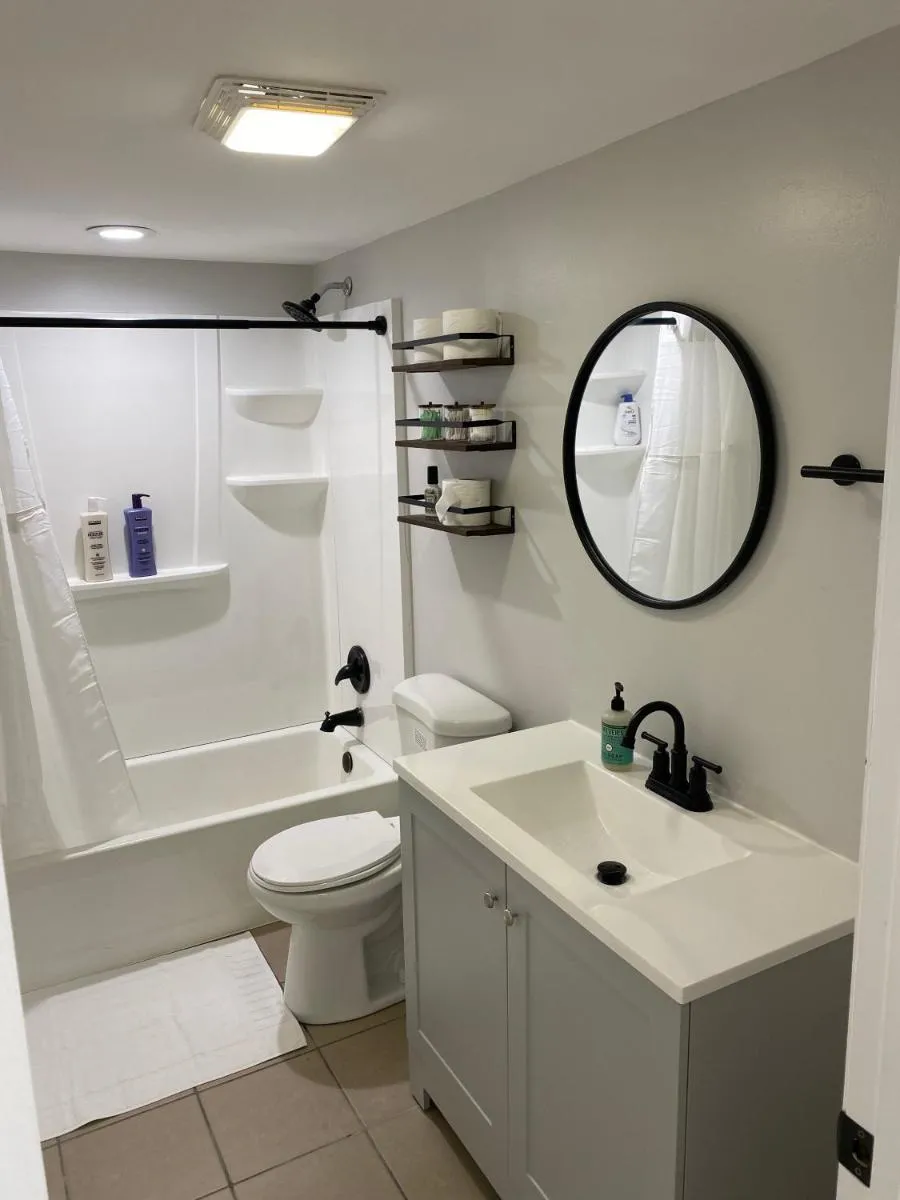 Image 5 of Stylish Urban Retreat 3 Bedroom Newly Remodeled