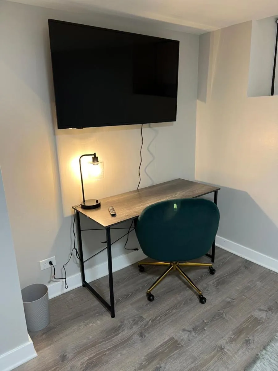 Image 2 of Stylish Urban Retreat 3 Bedroom Newly Remodeled