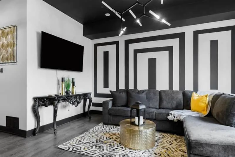 Image 2 of The Black And White Suite