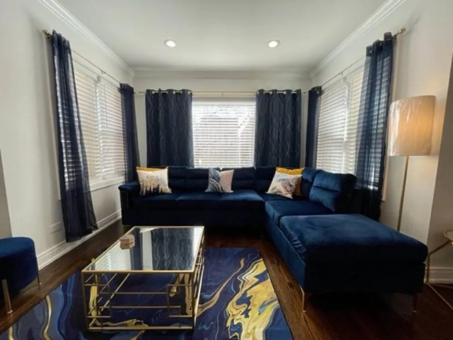 Image 2 of The Blue Golden Luxury Modern 3- Bedroom Apartment in Chicago