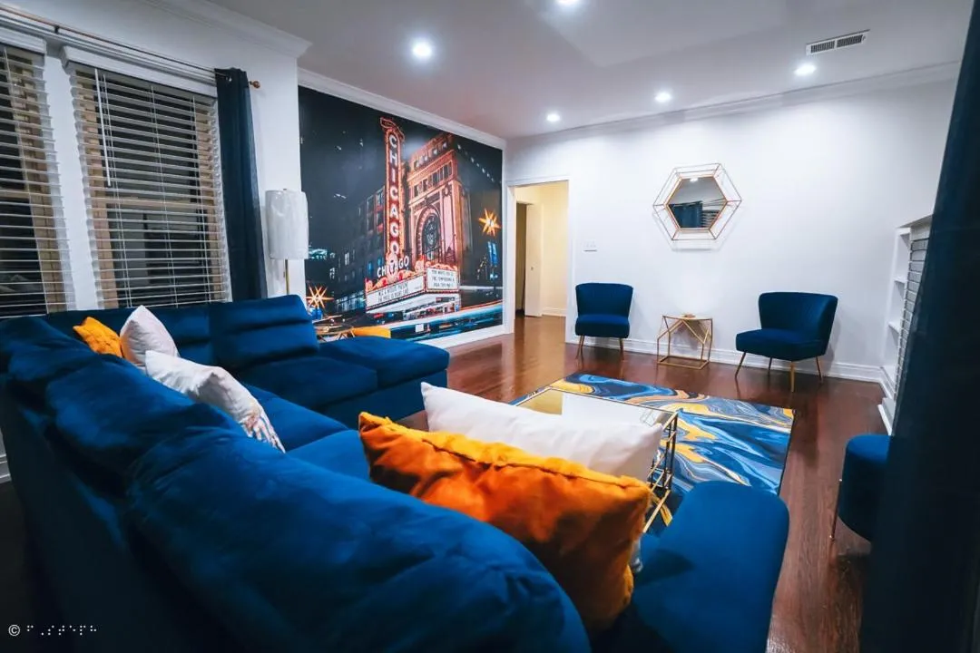 Image 4 of The Blue Golden Luxury Modern 3- Bedroom Apartment in Chicago