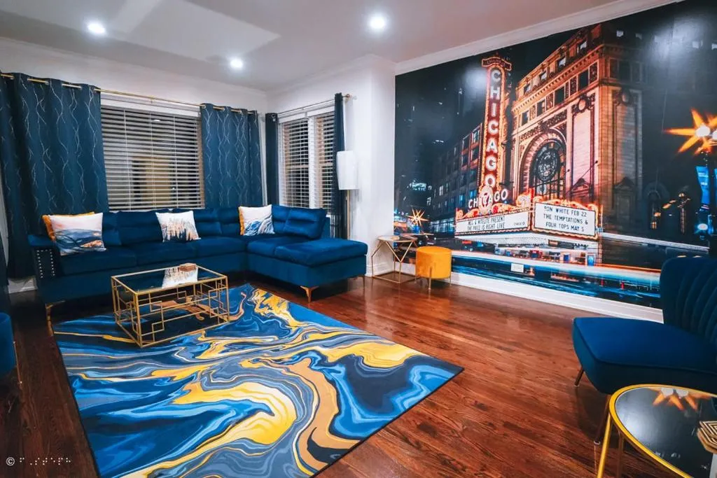 Image of The Blue Golden Luxury Modern 3- Bedroom Apartment in Chicago