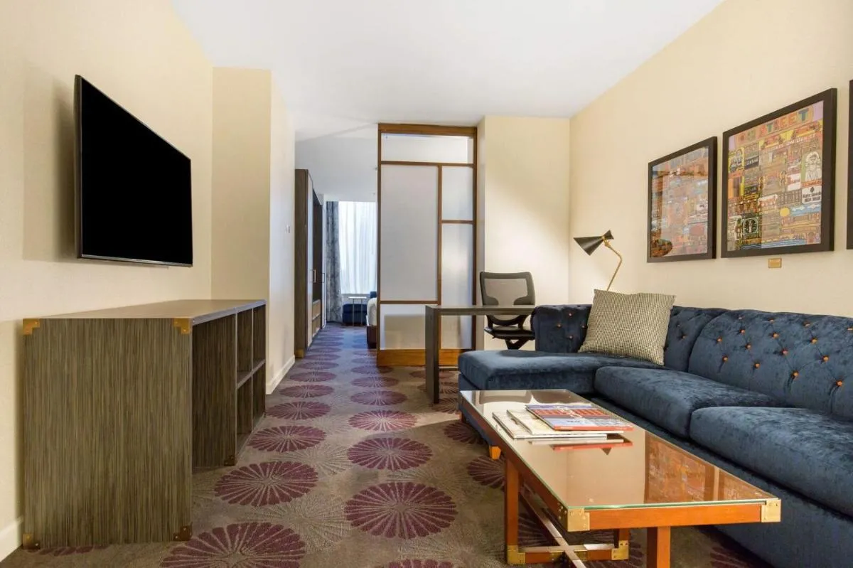 Image 5 of The Chicago Hotel Collection Magnificent Mile