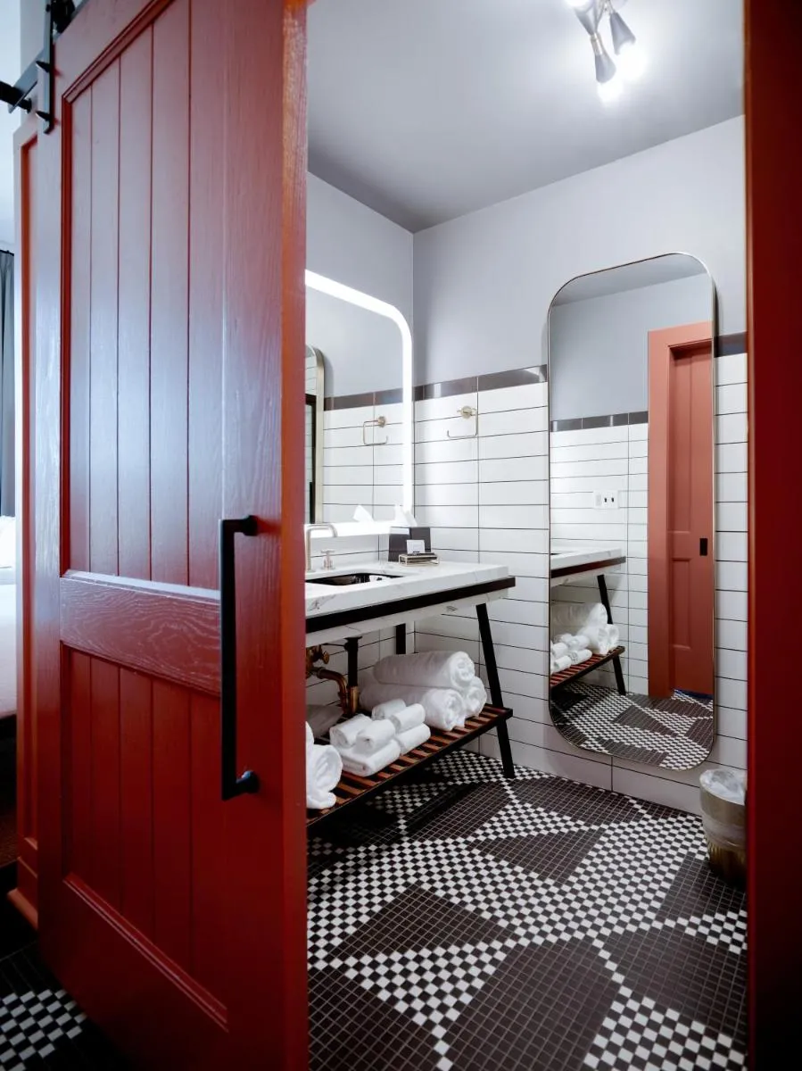 Image 3 of The Chicago Hotel Collection Wrigleyville