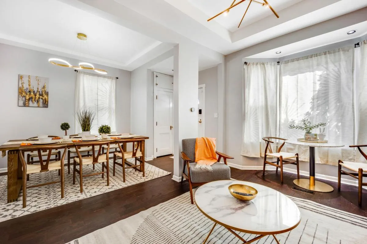 Image 3 of The Logandale: HUGE Mid-Century Home, sleeps 15