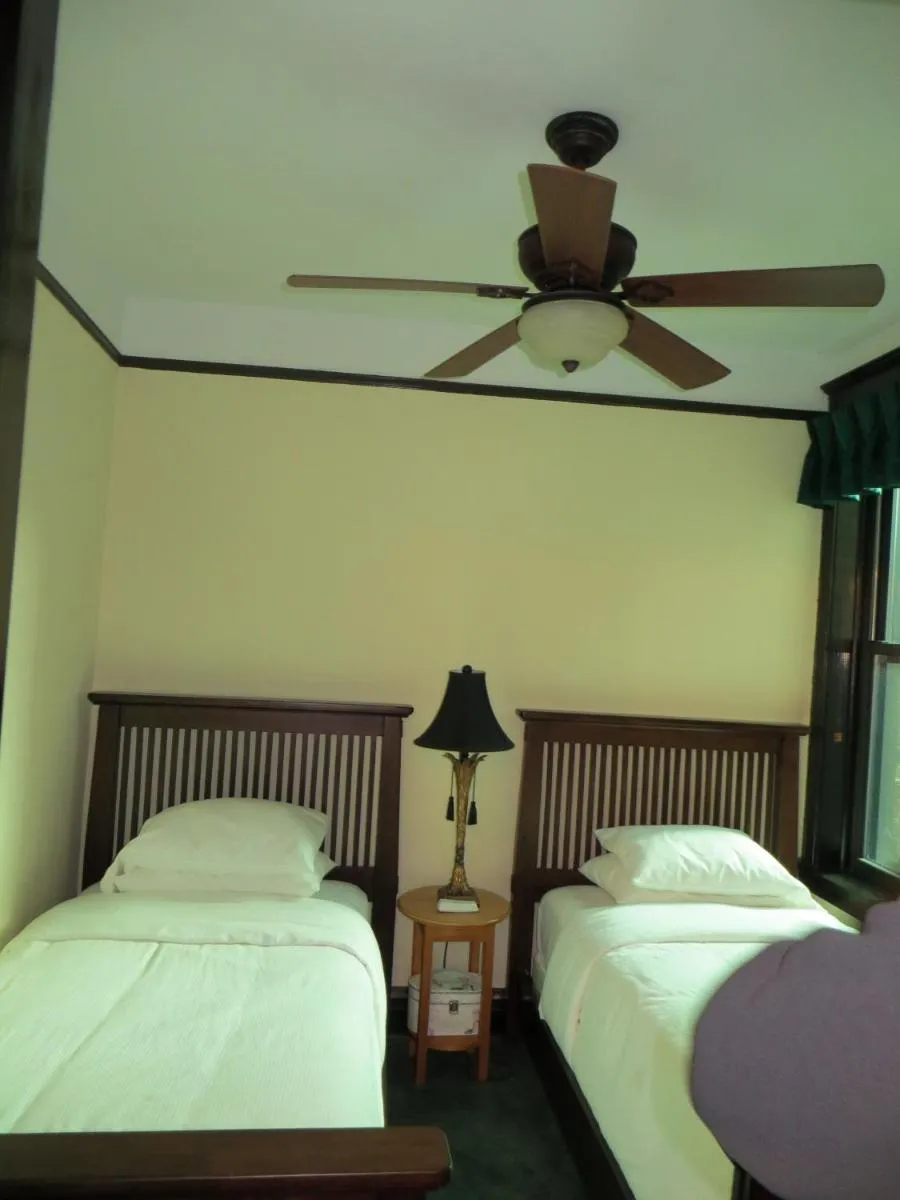Image 4 of The Polo Inn Bridgeport U.S.A.