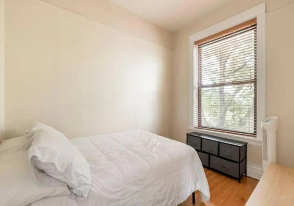 Image 6 of The Roscoe Village Guesthouse