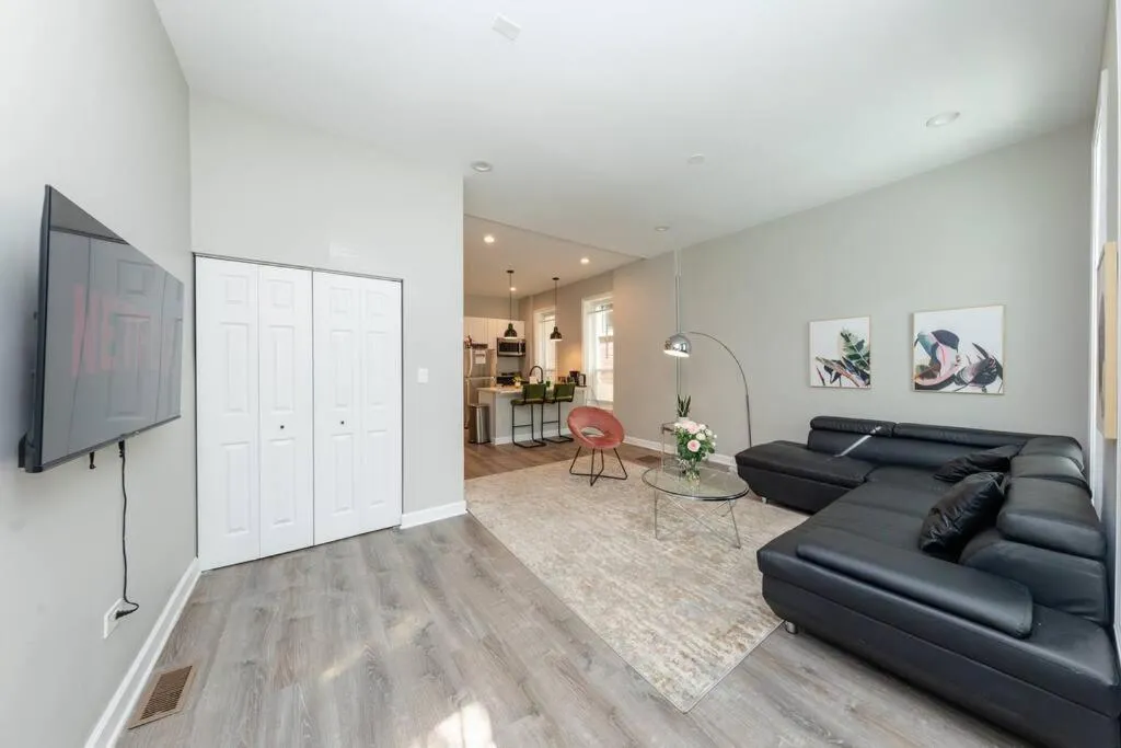 Image 4 of The Secret West Loop Oasis for up to 4 guests with In-unit washer and dryer