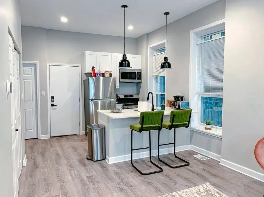 Image 2 of The Secret West Loop Oasis for up to 4 guests with In-unit washer and dryer
