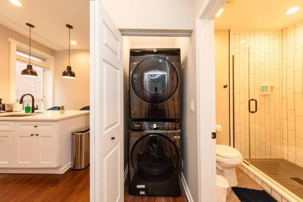 Image 2 of The Secret West Loop Oasis with in-unit washer and dryer for up to 6 guests