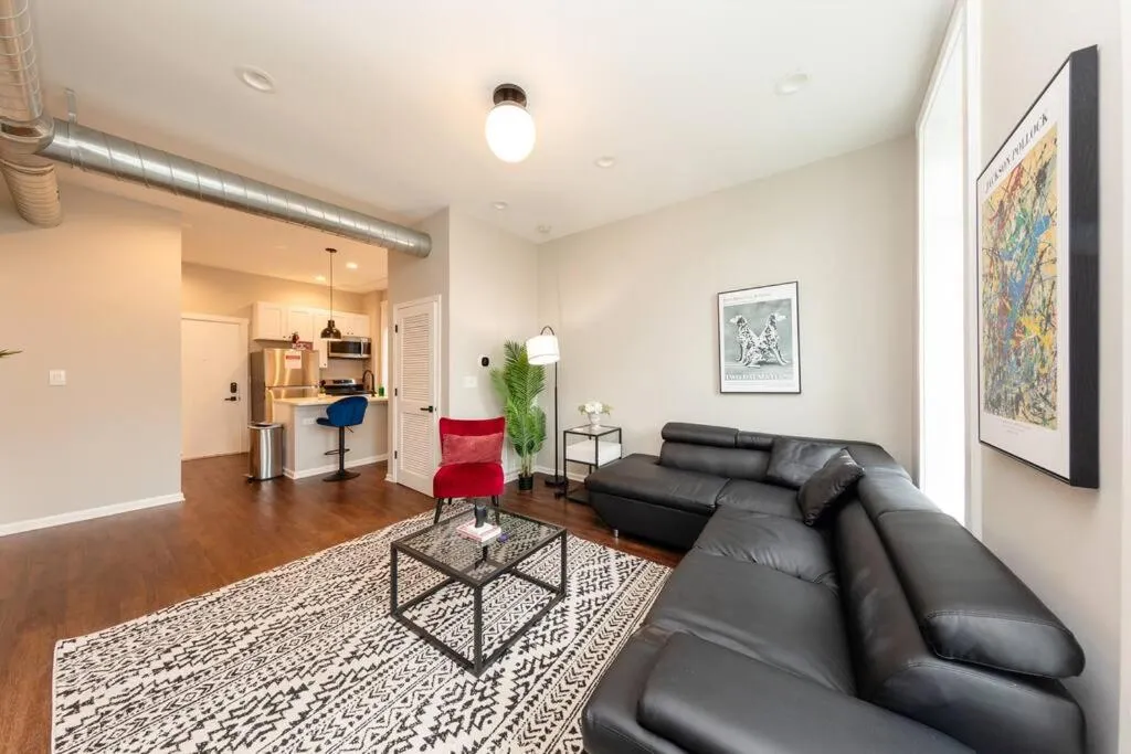 Image 3 of The Secret West Loop Oasis with in-unit washer and dryer for up to 6 guests