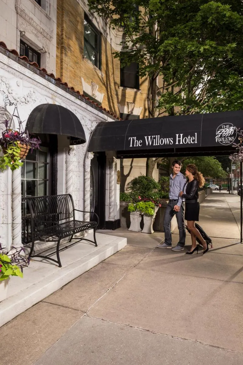 Image 3 of The Willows Hotel