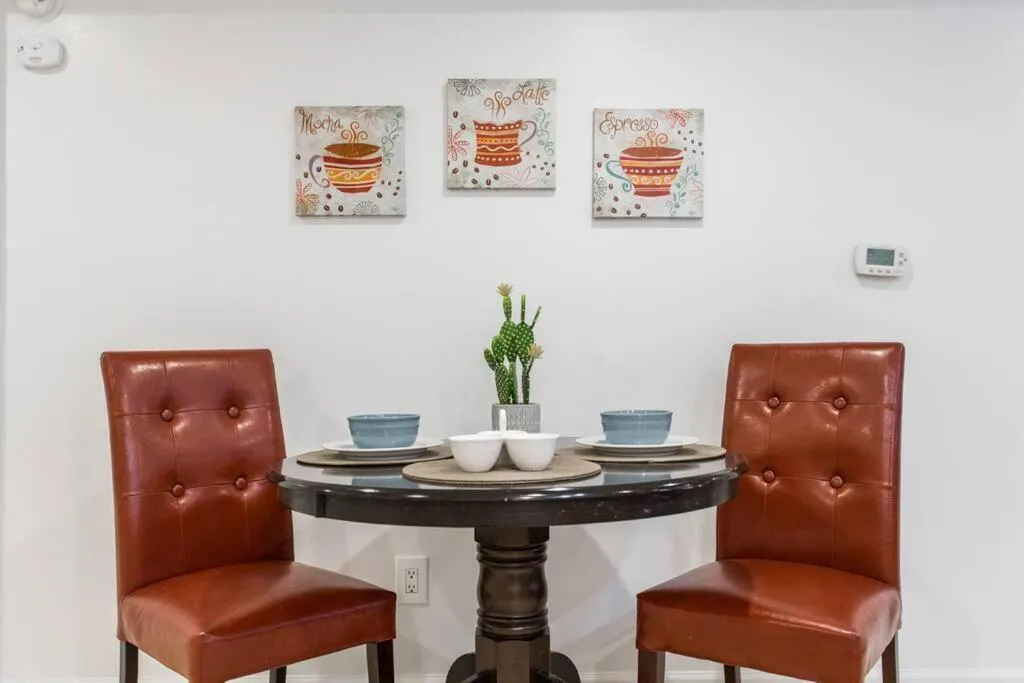 Image 3 of The Wrigleyville Deluxe -Steps from Wrigley Sleeps 10
