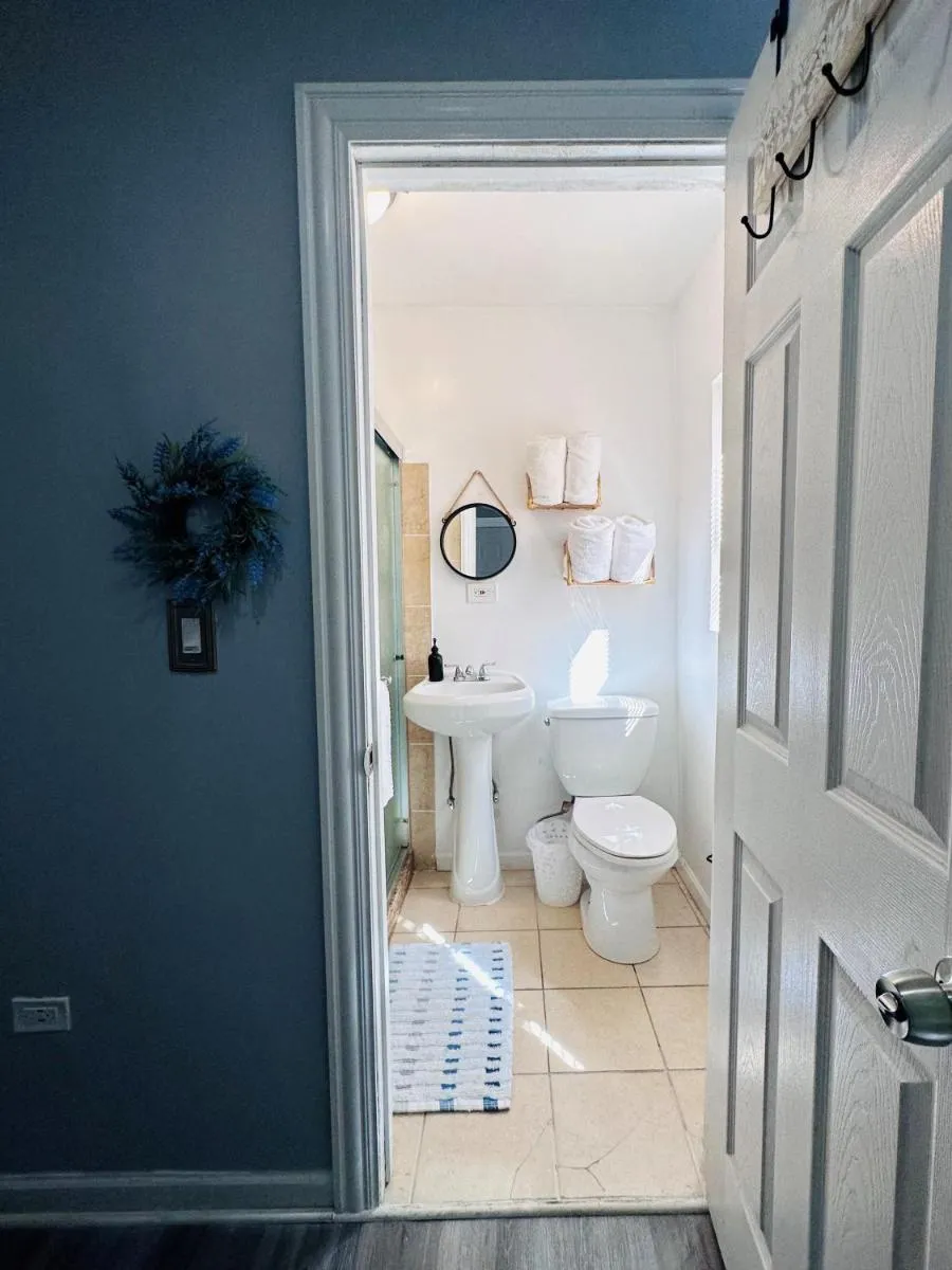 Image 2 of Tiny House – Chicago Pilsen Neighborhood