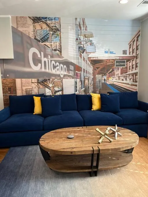 Image 3 of Trendy West Town Flat – 2 bed / 1.5 bath w parking