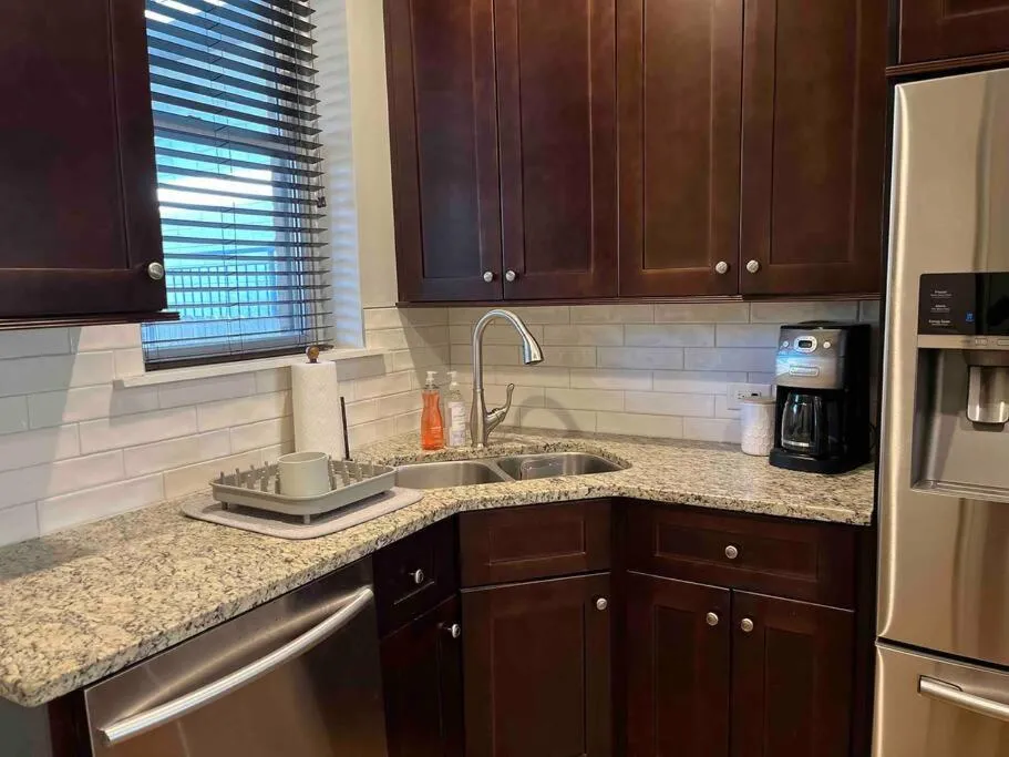 Image 6 of Trendy West Town Flat – 2 bed / 1.5 bath w parking