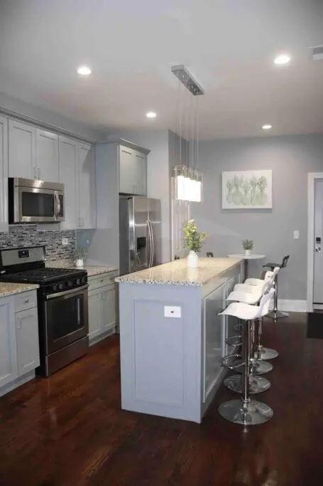 Image 5 of Upscale apartment Westside of Chicago