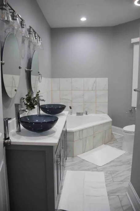 Image 2 of Upscale apartment Westside of Chicago