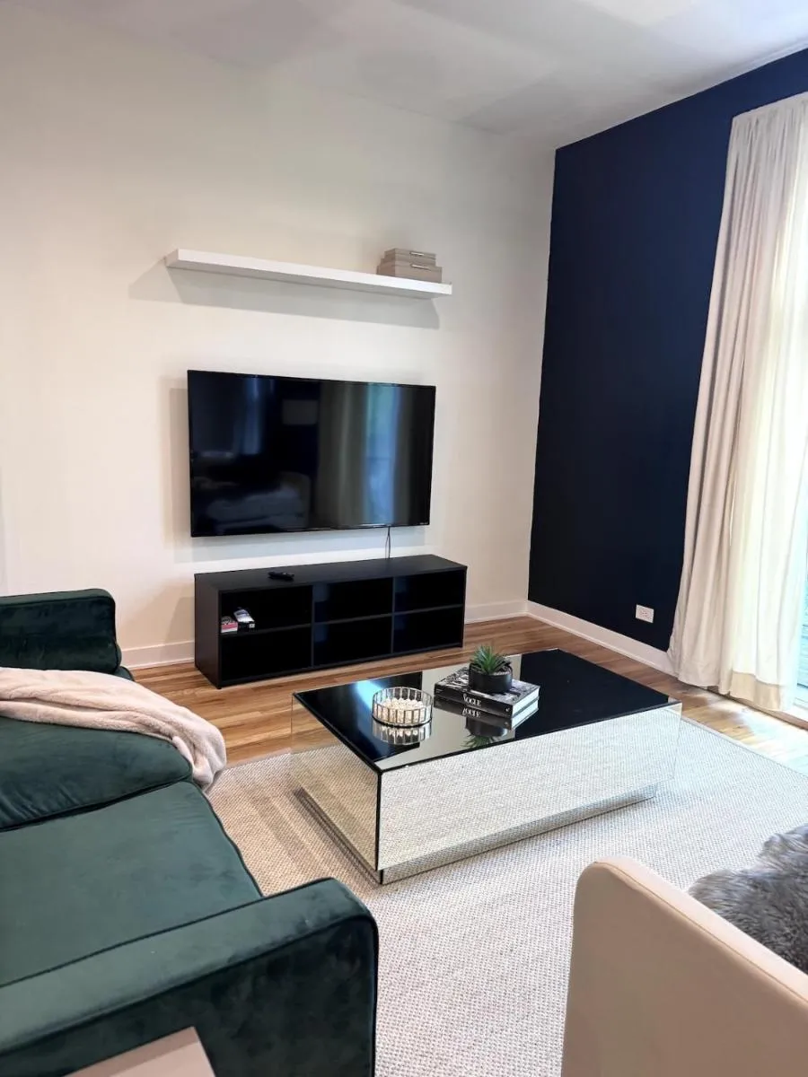 Image 3 of VOGUE Bucktown Suite
